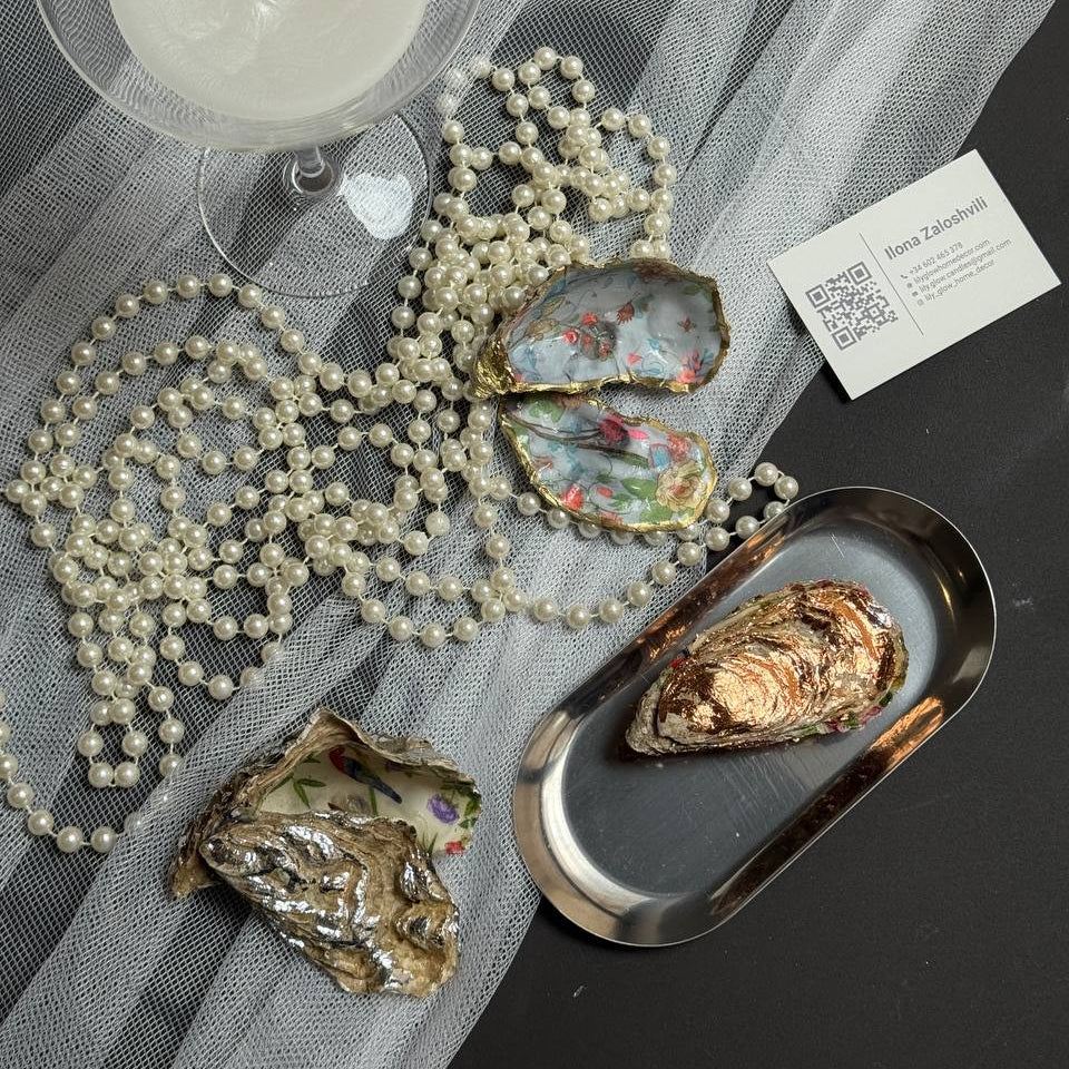 Oyster shell jewelry box for storing rings and small accessories – Lily Glow Decor