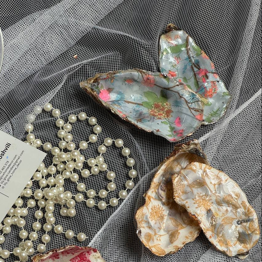 Oyster shell jewelry box for storing rings and small accessories – Lily Glow Decor