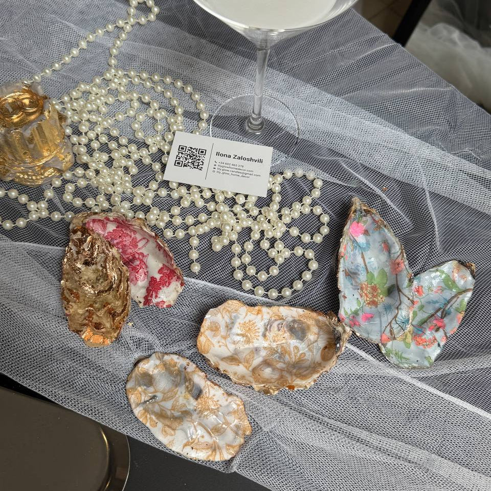 Oyster shell jewelry box for storing rings and small accessories – Lily Glow Decor
