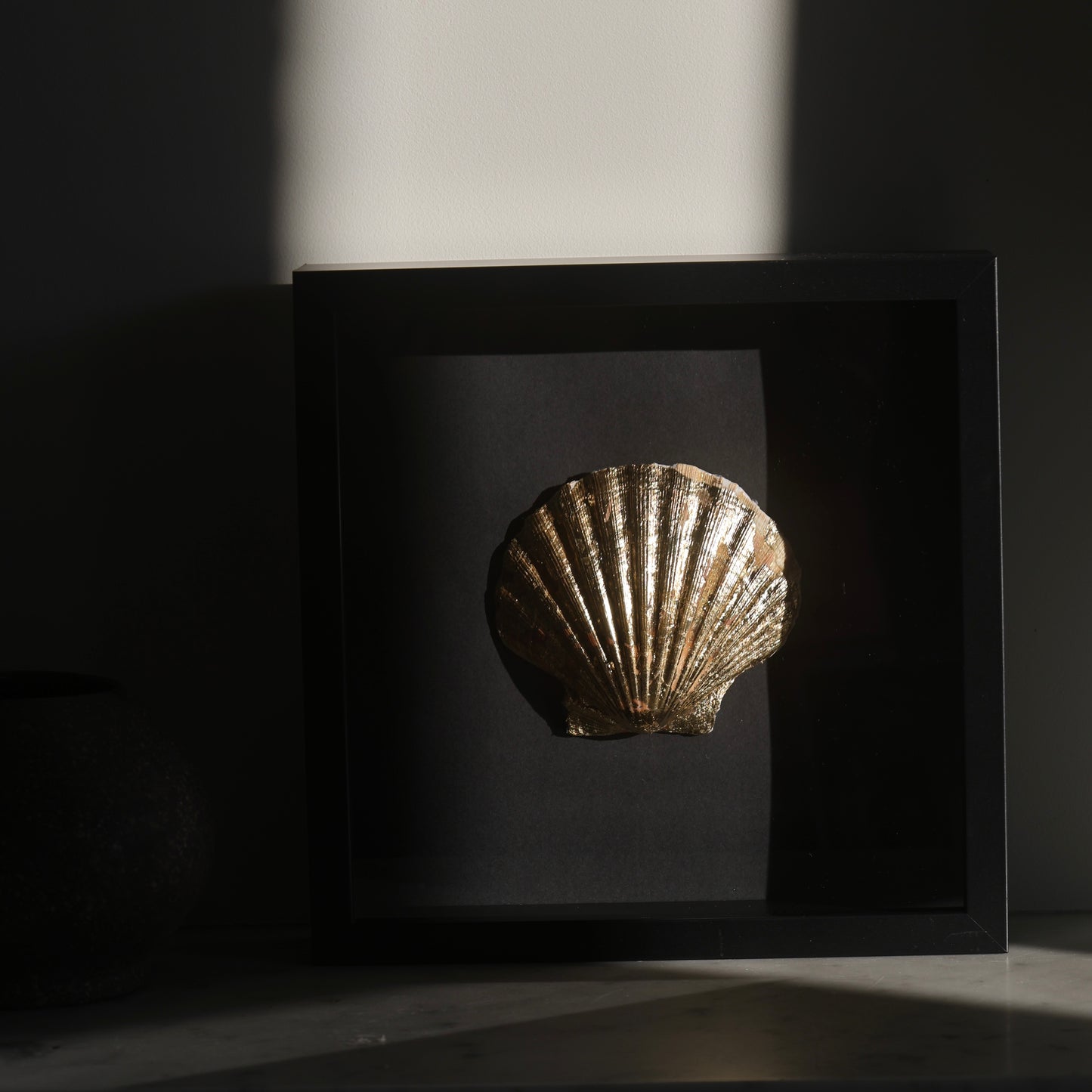 Oyster in a frame №4