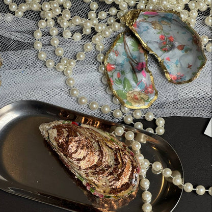 Oyster shell jewelry box for storing rings and small accessories – Lily Glow Decor
