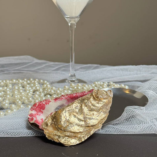 Oyster shell jewelry box for storing rings and small accessories – Lily Glow Decor